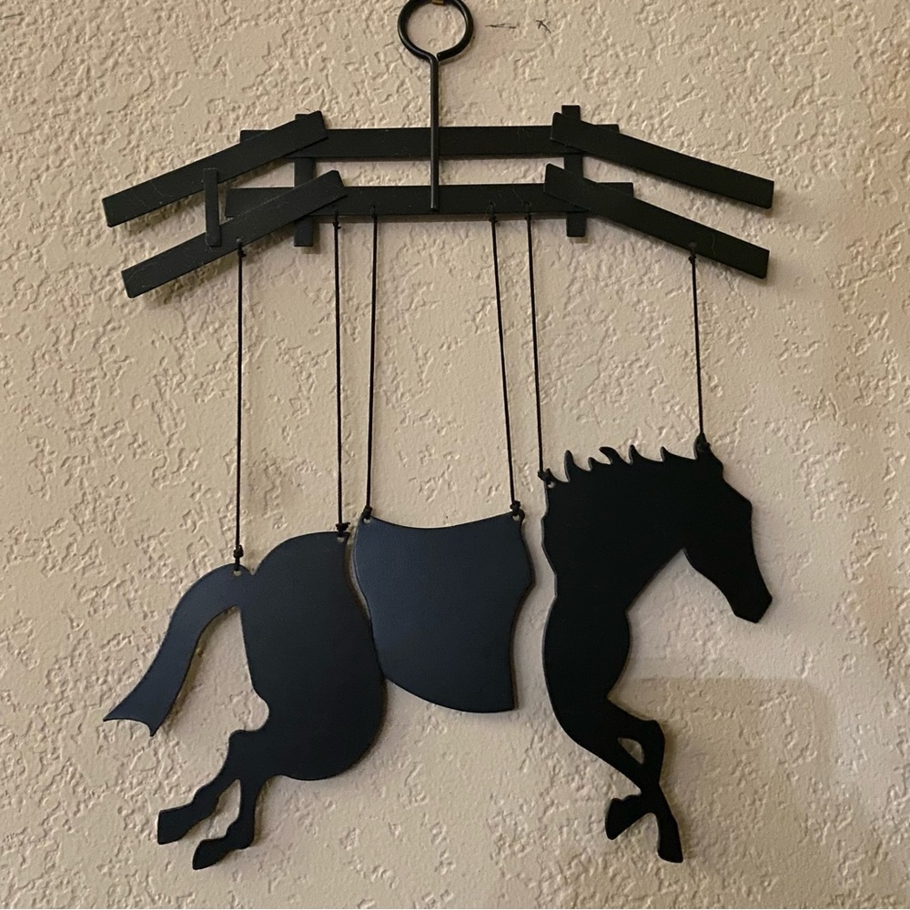 🆕 Galloping Horse Windchime - Picture 2 of 2